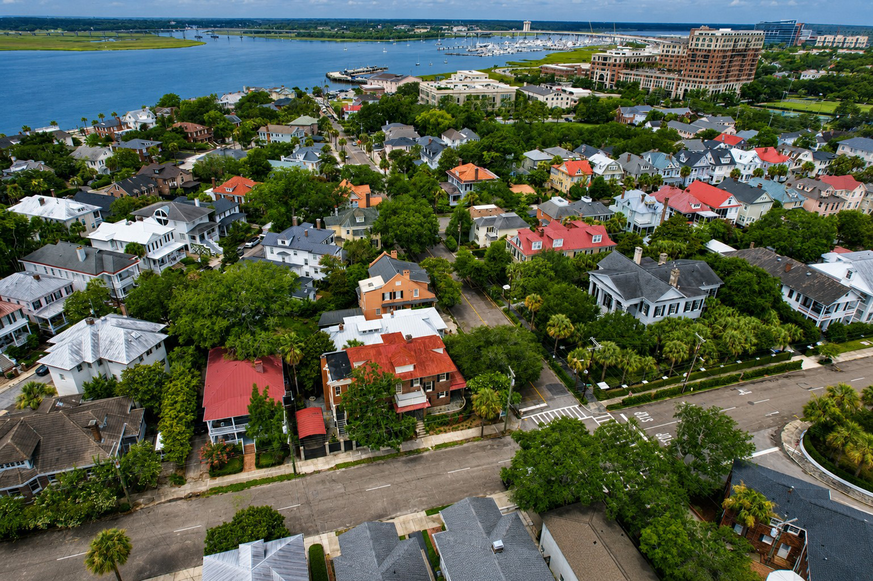 Aerial view of 173 Tradd Street and Charleston’s South of Broad neighborhood